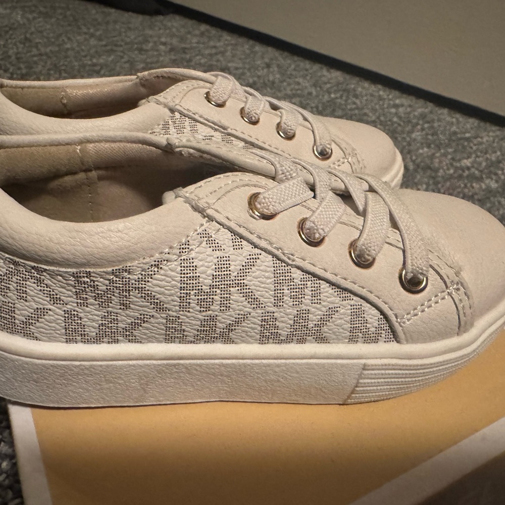 Michael Kors Toddler Cream Patterned Sneakers